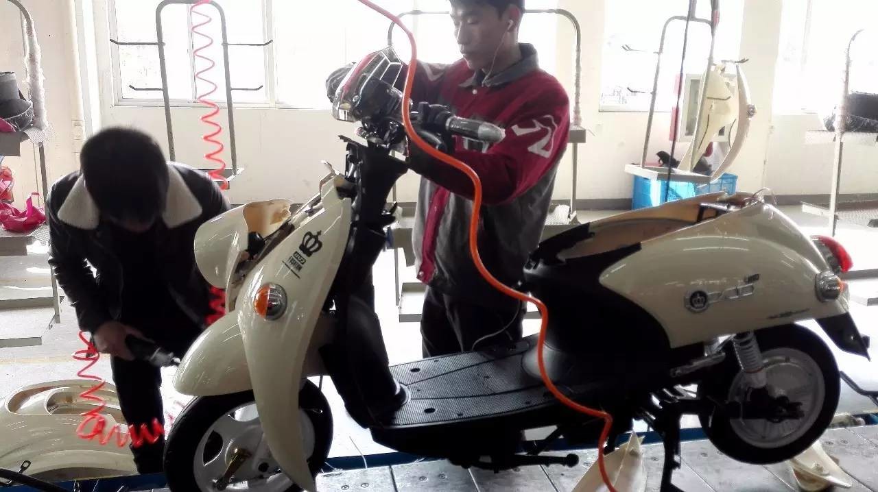 專業(yè)生產(chǎn)PVC護(hù)套、銅排、鋁排、新能源電池銅/鋁軟連接-人禾電子